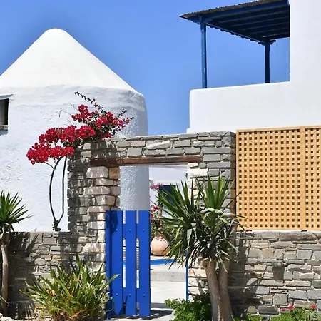 Fotilia 3* Naousa (Paros)