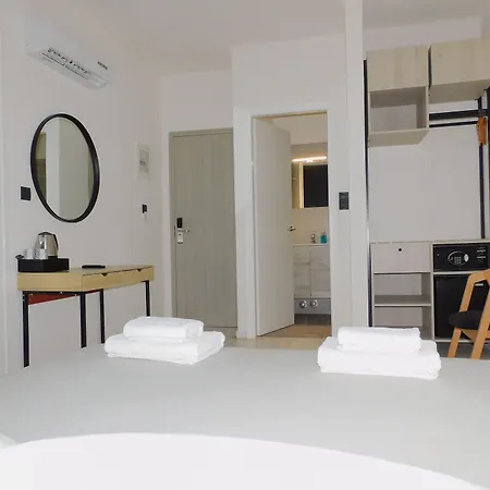 Fotilia מלון נאוסה