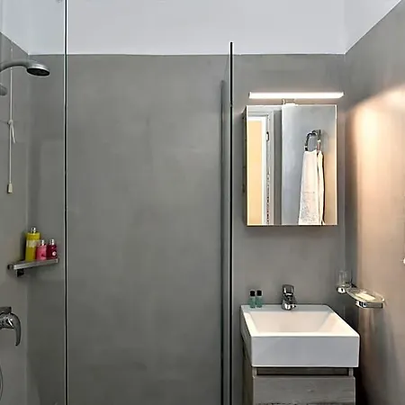 Fotilia Hotel Nausa
